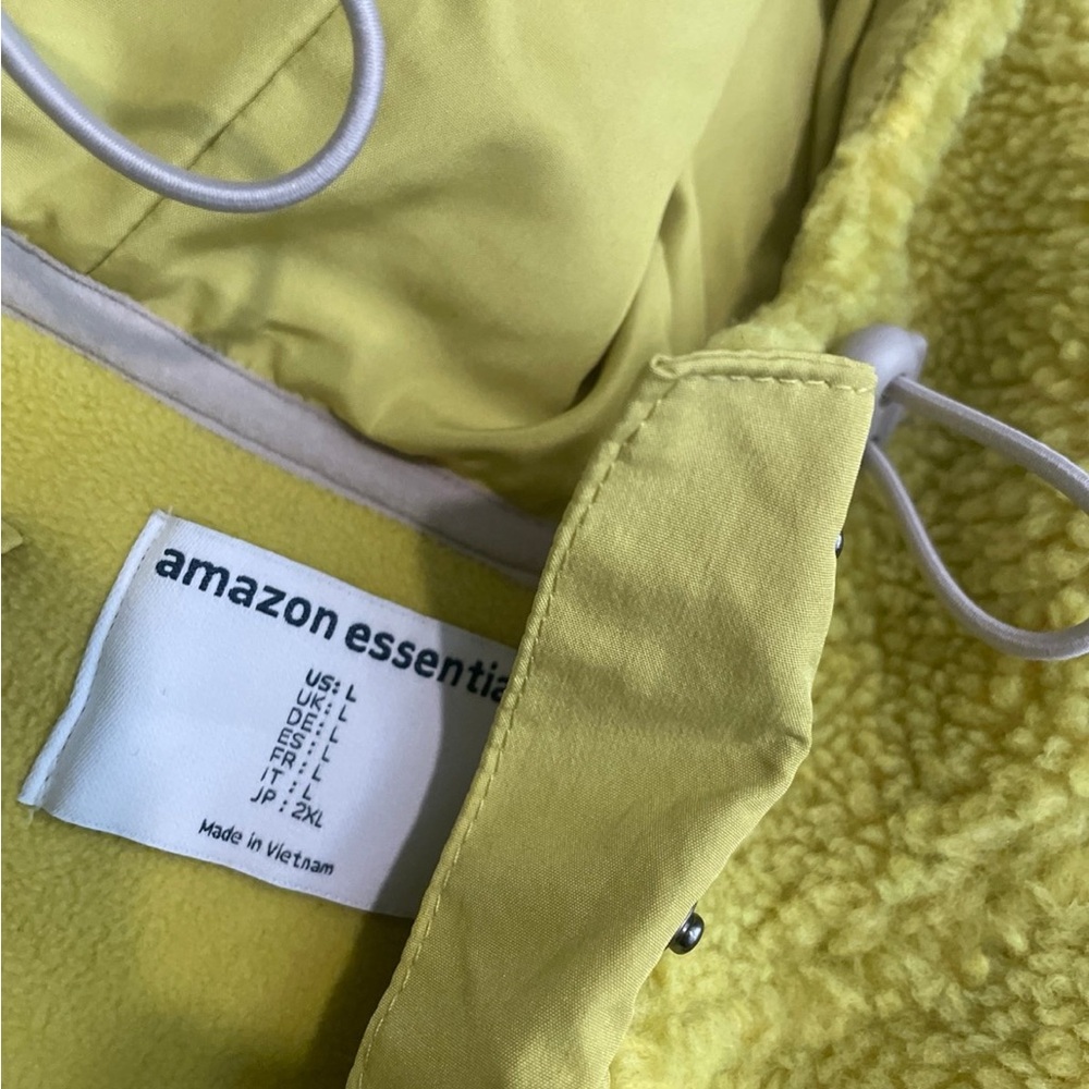 Amazon Essentials Yellow Jacket - Picture 2 of 2